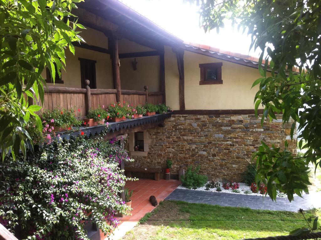 Apikale Casa de hóspedes Ea Exterior foto